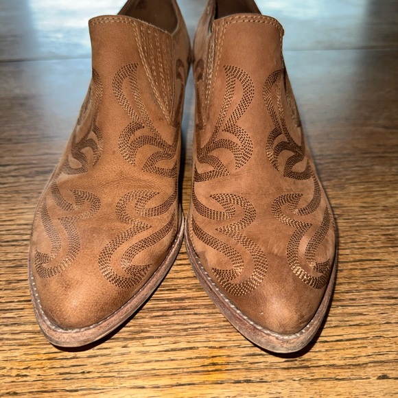 Dolce Vita Tan Western Ankle Boots Booties size 9 - Picture 2 of 4